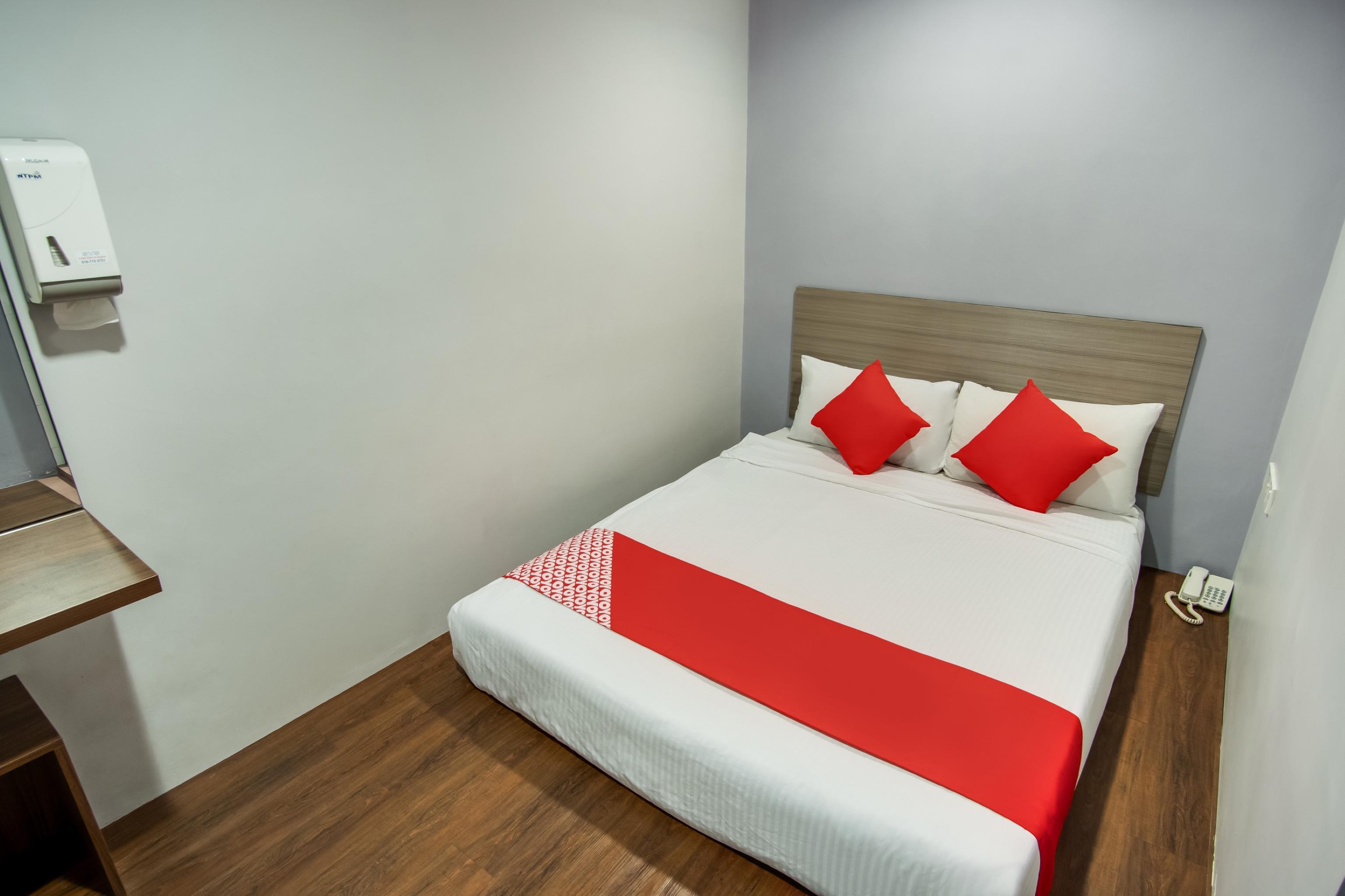 Oyo 89480 Dream House Hotel Skudai Exterior foto