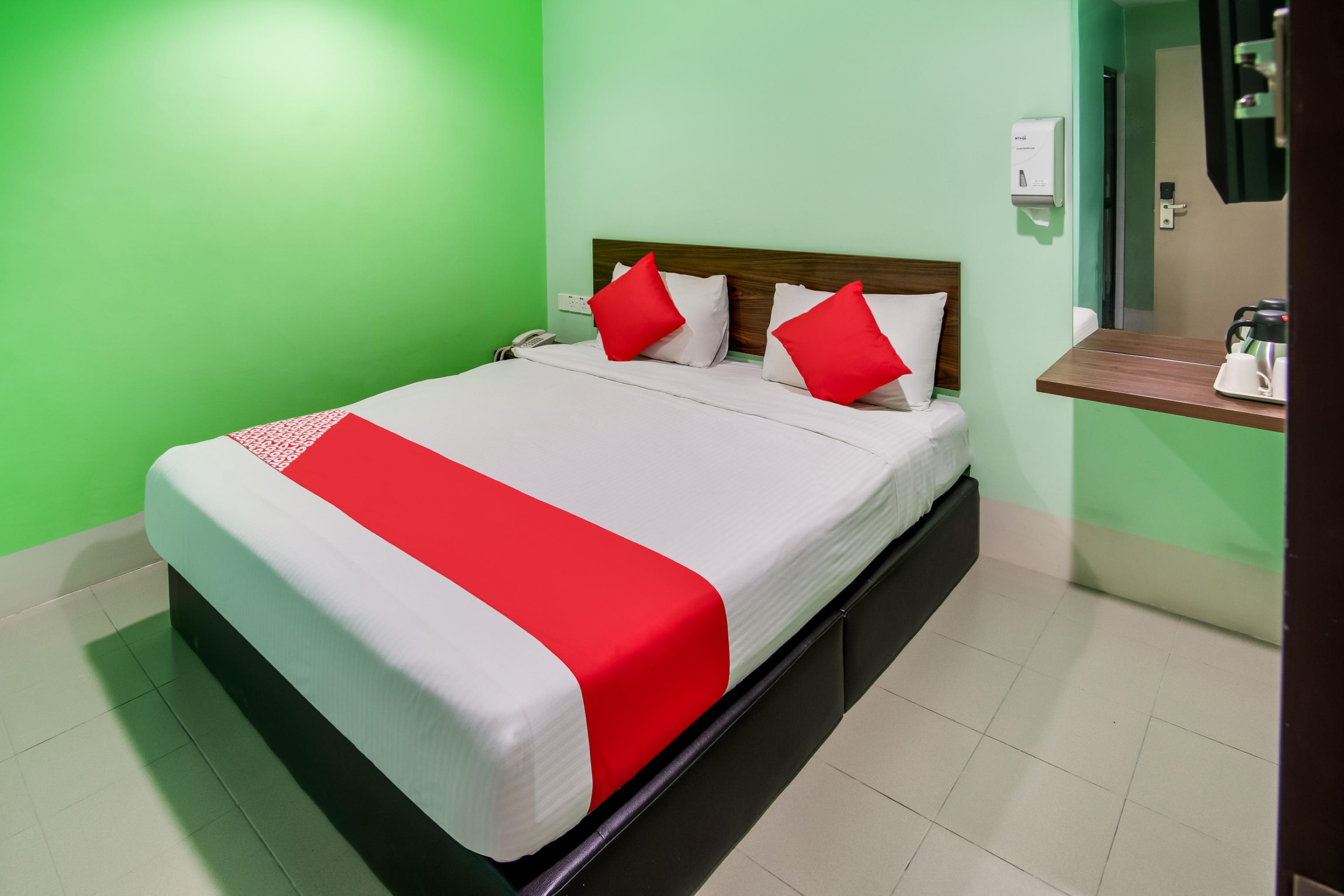 Oyo 89480 Dream House Hotel Skudai Exterior foto