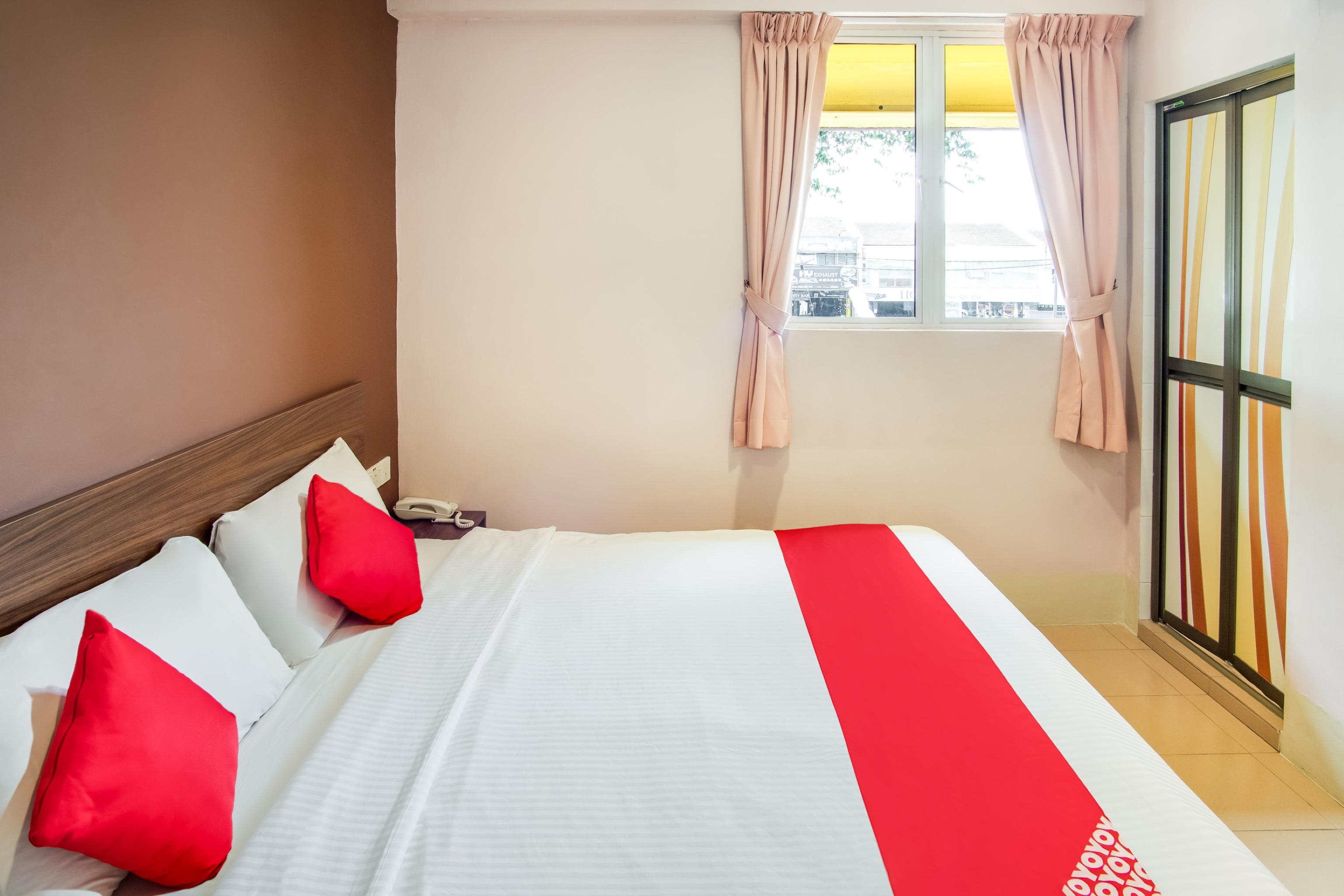 Oyo 89480 Dream House Hotel Skudai Exterior foto