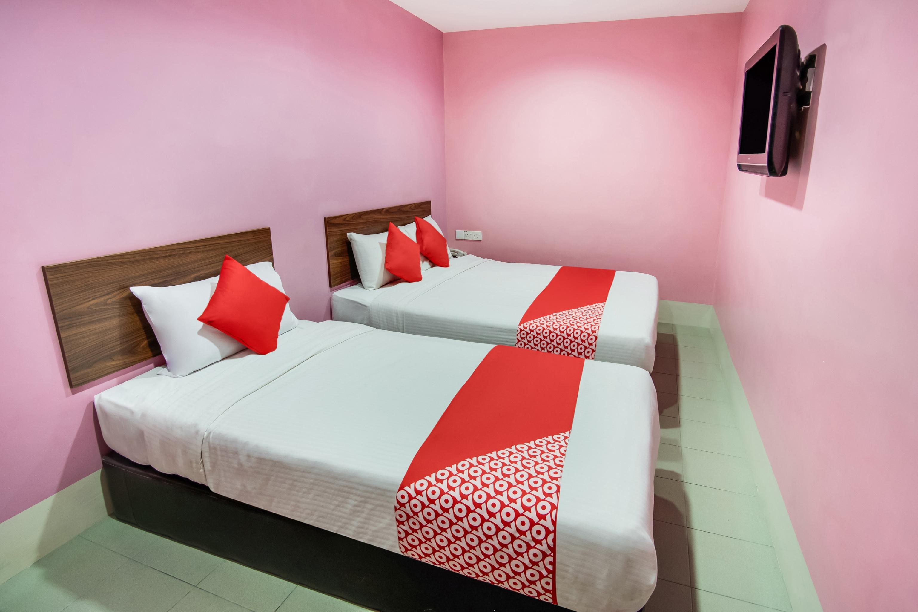 Oyo 89480 Dream House Hotel Skudai Exterior foto