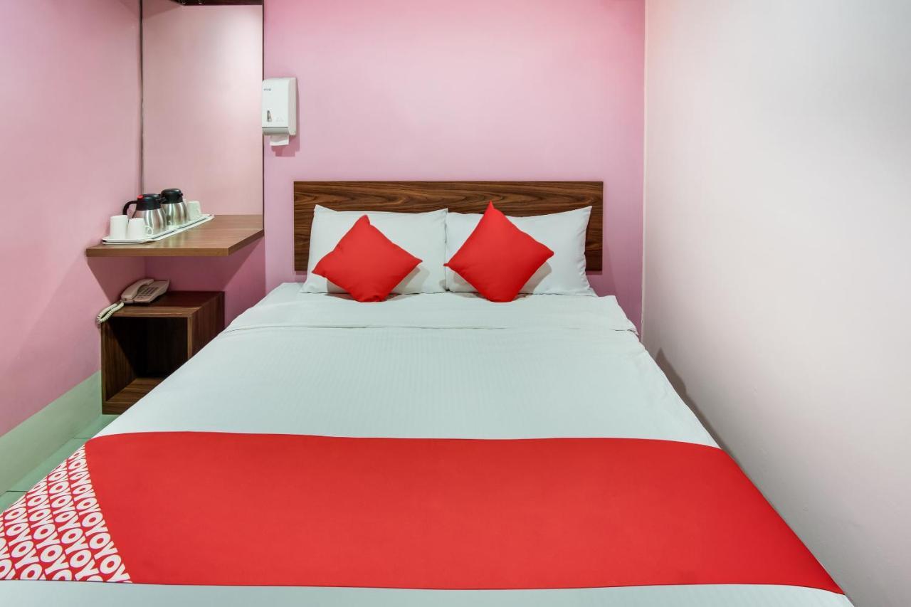 Oyo 89480 Dream House Hotel Skudai Exterior foto