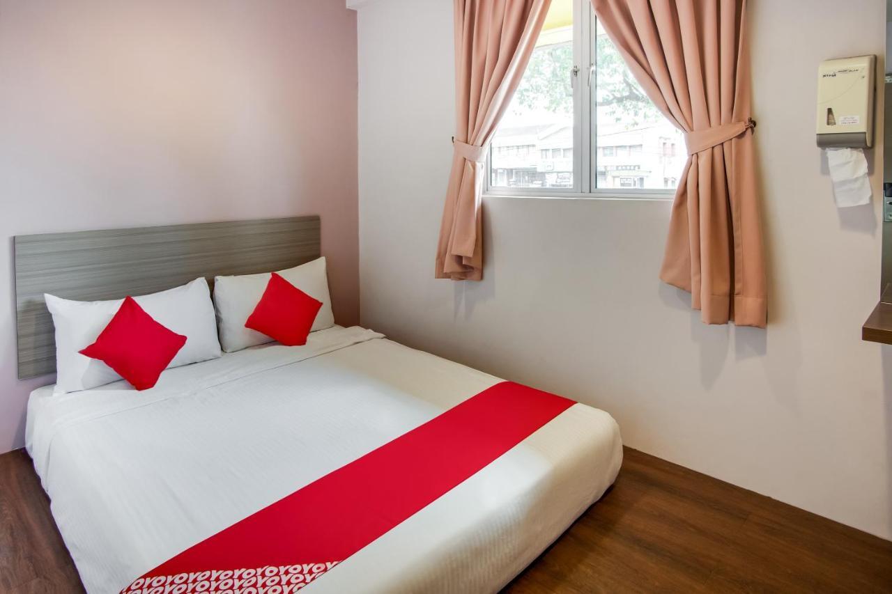 Oyo 89480 Dream House Hotel Skudai Exterior foto